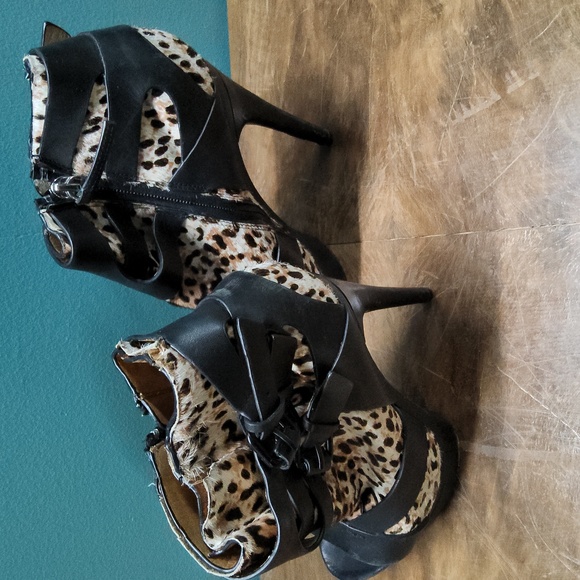 Cheetah print L.A.M.B. High heel - Picture 4 of 4